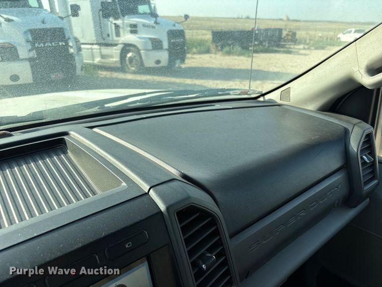 image for item EW8673 2017 Ford F250 Super Duty Ext. Cab pickup truck