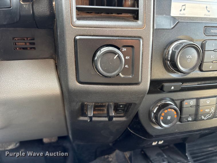 image for item EW8673 2017 Ford F250 Super Duty Ext. Cab pickup truck