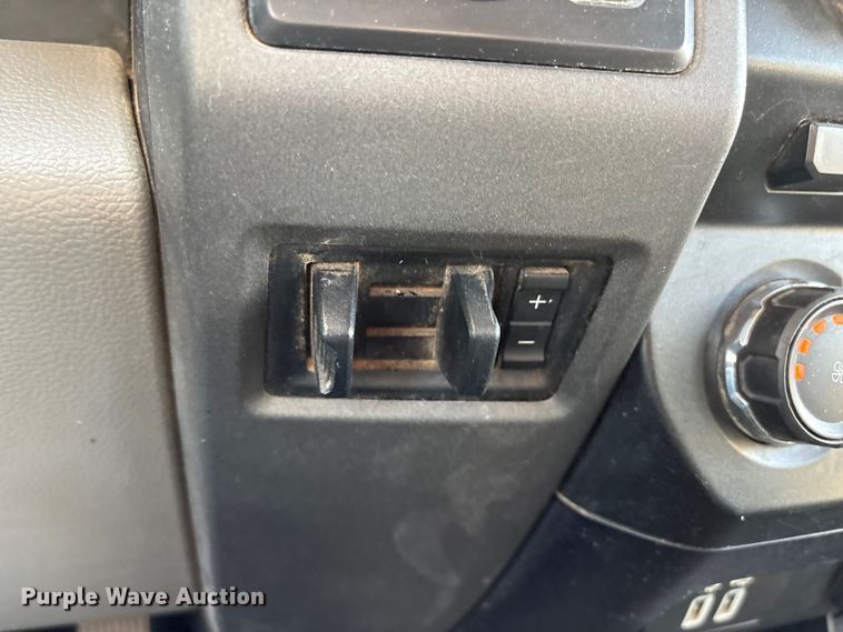 image for item EW8673 2017 Ford F250 Super Duty Ext. Cab pickup truck