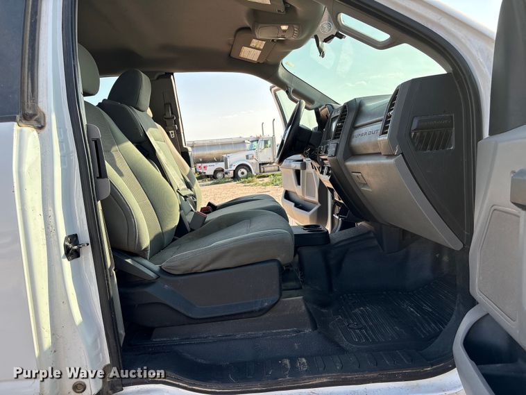 image for item EW8673 2017 Ford F250 Super Duty Ext. Cab pickup truck
