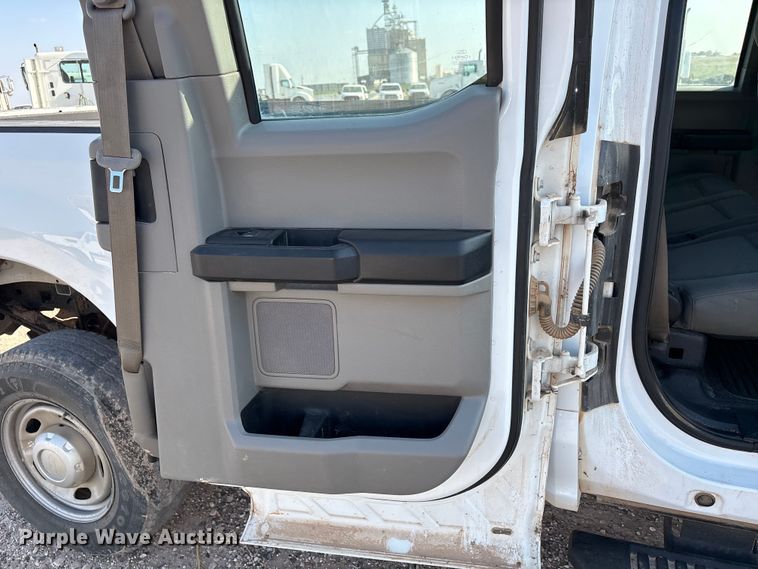 image for item EW8673 2017 Ford F250 Super Duty Ext. Cab pickup truck