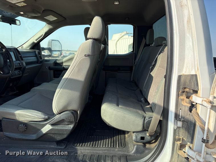 image for item EW8673 2017 Ford F250 Super Duty Ext. Cab pickup truck