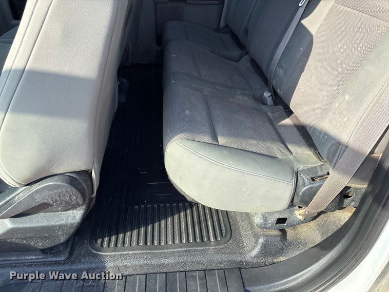 image for item EW8673 2017 Ford F250 Super Duty Ext. Cab pickup truck