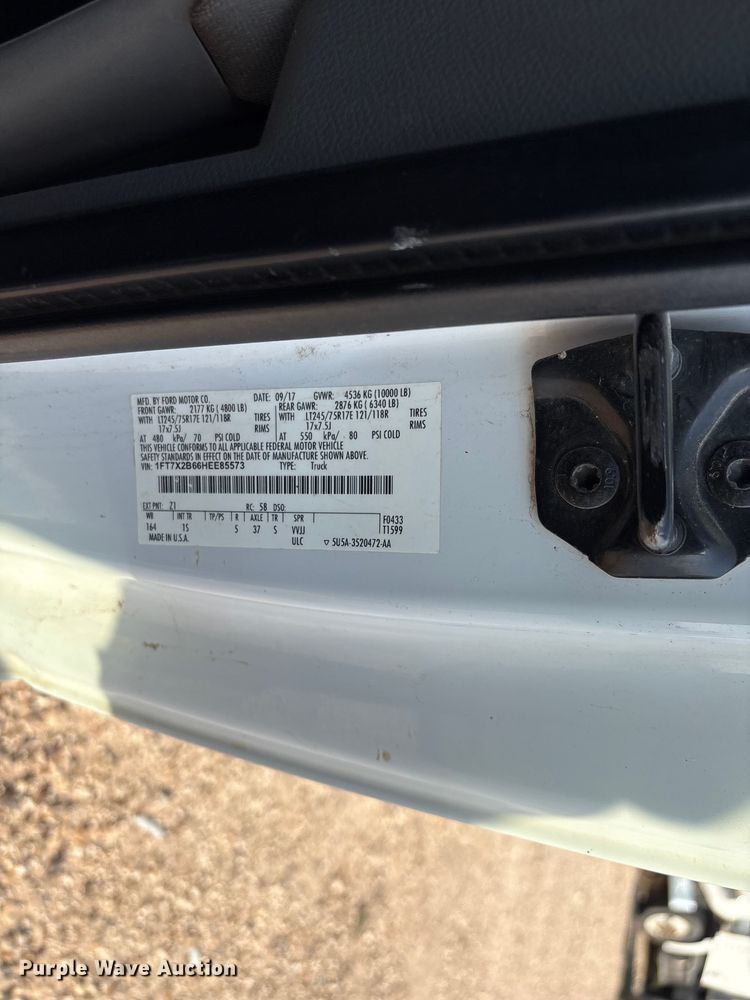 image for item EW8673 2017 Ford F250 Super Duty Ext. Cab pickup truck