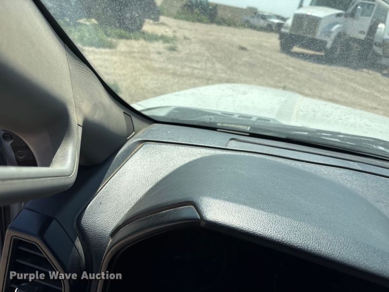 image for item EW8674 2017 Ford F150 Crew Cab pickup truck