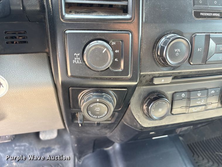 image for item EW8674 2017 Ford F150 Crew Cab pickup truck
