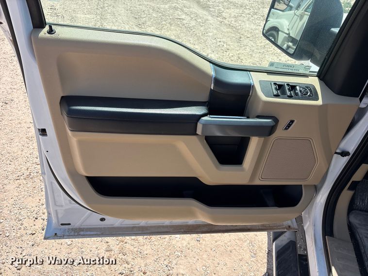 image for item EW8675 2016 Ford F150 Crew Cab pickup truck
