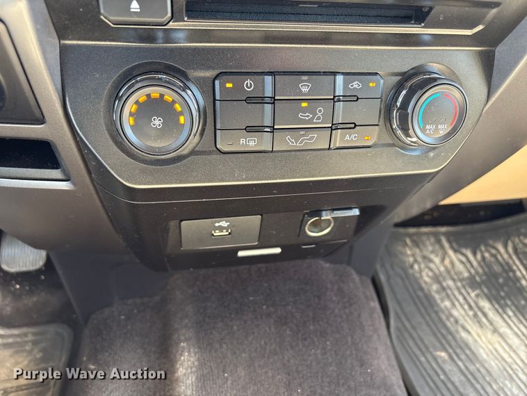 image for item EW8675 2016 Ford F150 Crew Cab pickup truck