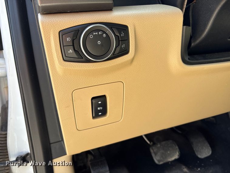 image for item EW8675 2016 Ford F150 Crew Cab pickup truck