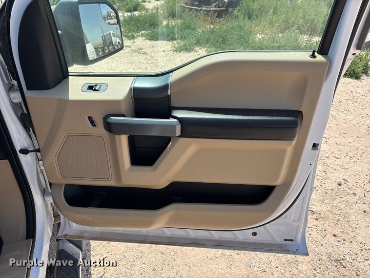 image for item EW8675 2016 Ford F150 Crew Cab pickup truck