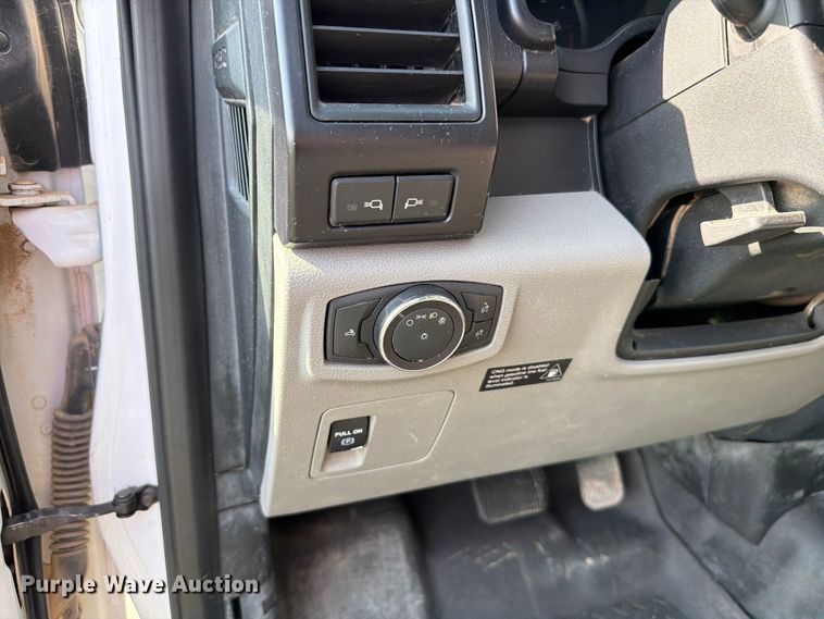 image for item EW8676 2019 Ford F150 Ext. Cab pickup truck