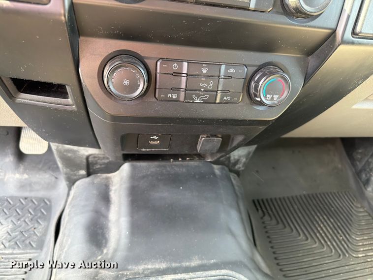 image for item EW8676 2019 Ford F150 Ext. Cab pickup truck