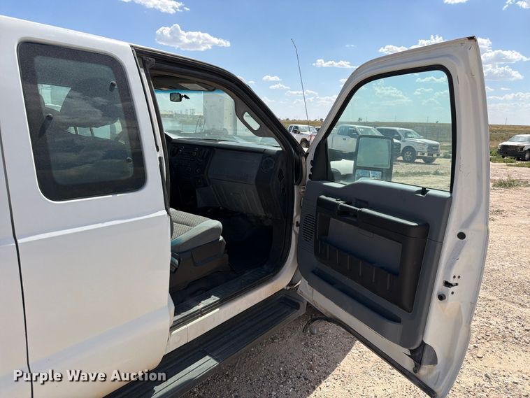 image for item EW8683 2015 Ford F250 Super Duty Ext. Cab pickup truck