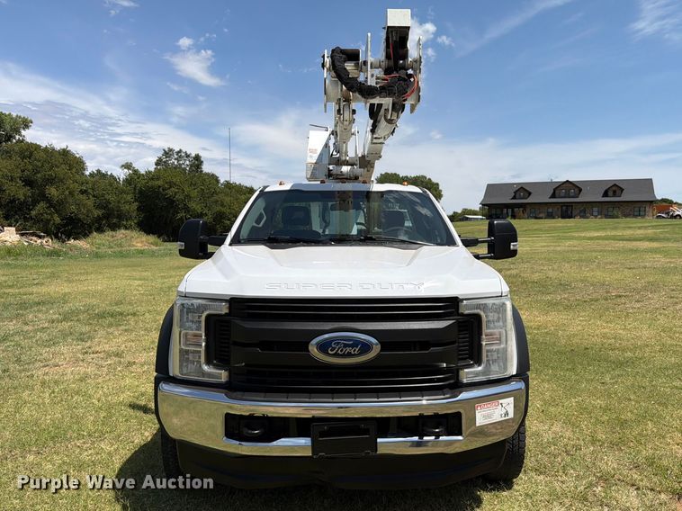 image for item EW8695 2019 Ford F550 Super Duty bucket truck