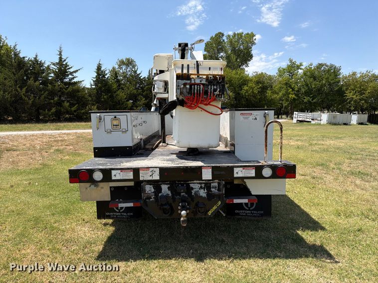 image for item EW8695 2019 Ford F550 Super Duty bucket truck
