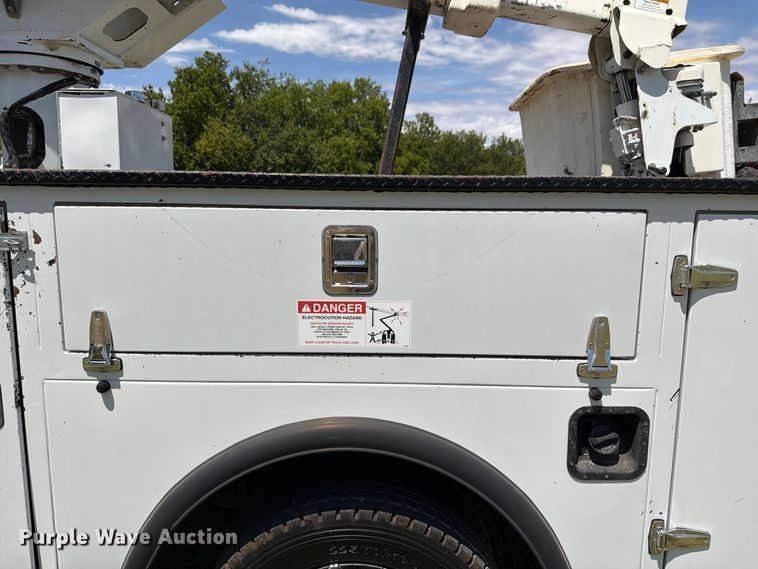 image for item EW8695 2019 Ford F550 Super Duty bucket truck