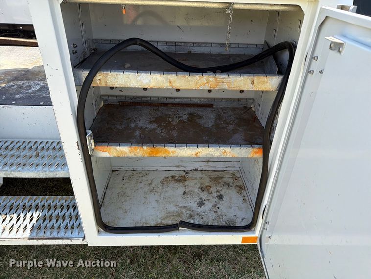 image for item EW8695 2019 Ford F550 Super Duty bucket truck