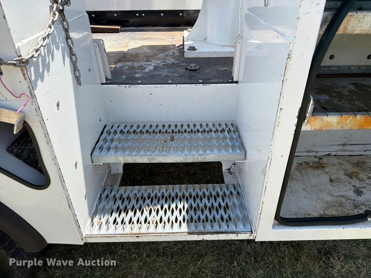 image for item EW8695 2019 Ford F550 Super Duty bucket truck