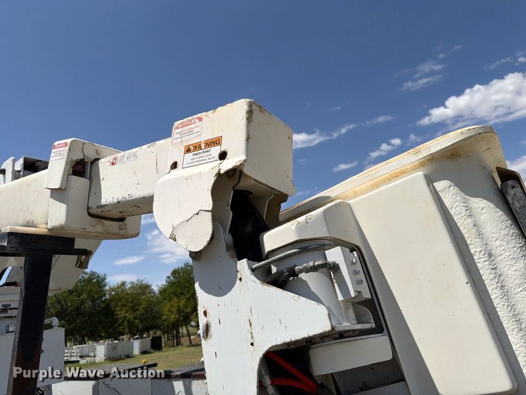 image for item EW8695 2019 Ford F550 Super Duty bucket truck
