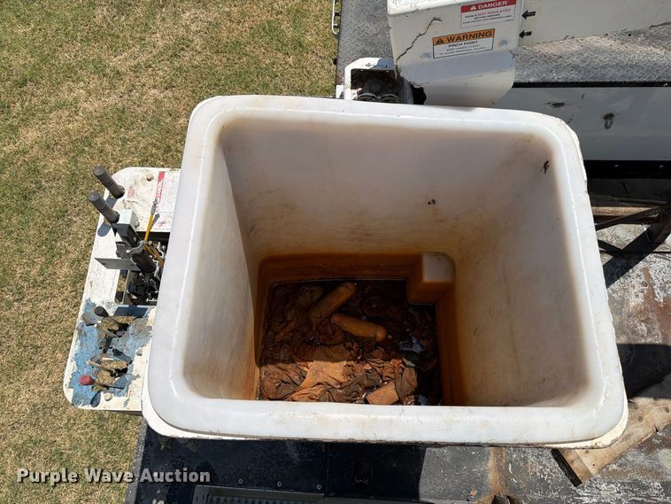 image for item EW8695 2019 Ford F550 Super Duty bucket truck