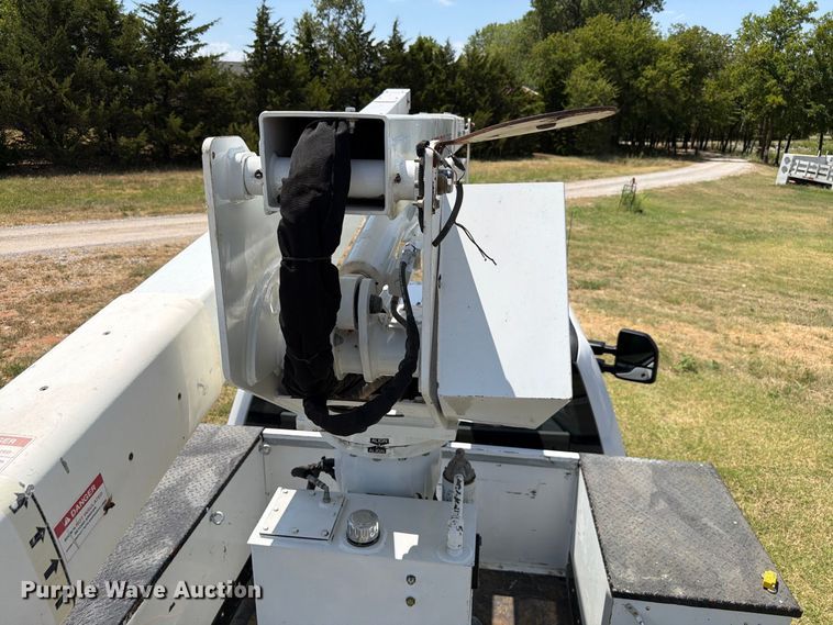 image for item EW8695 2019 Ford F550 Super Duty bucket truck
