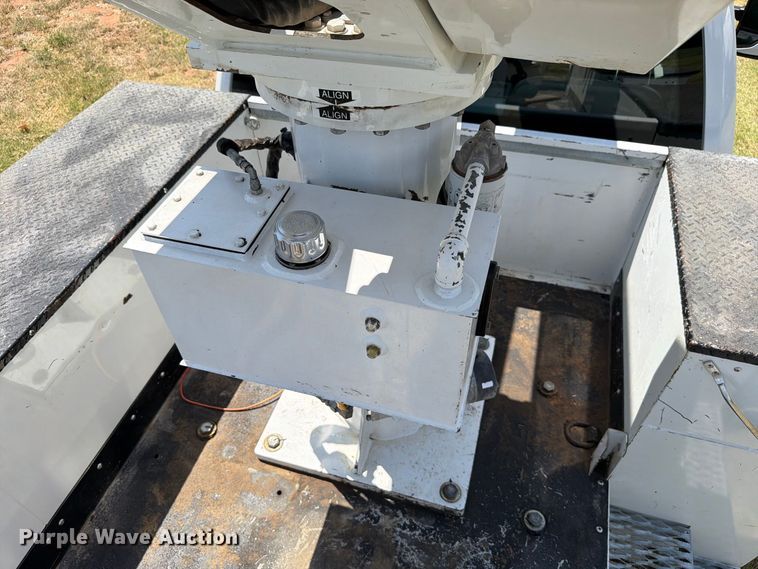 image for item EW8695 2019 Ford F550 Super Duty bucket truck