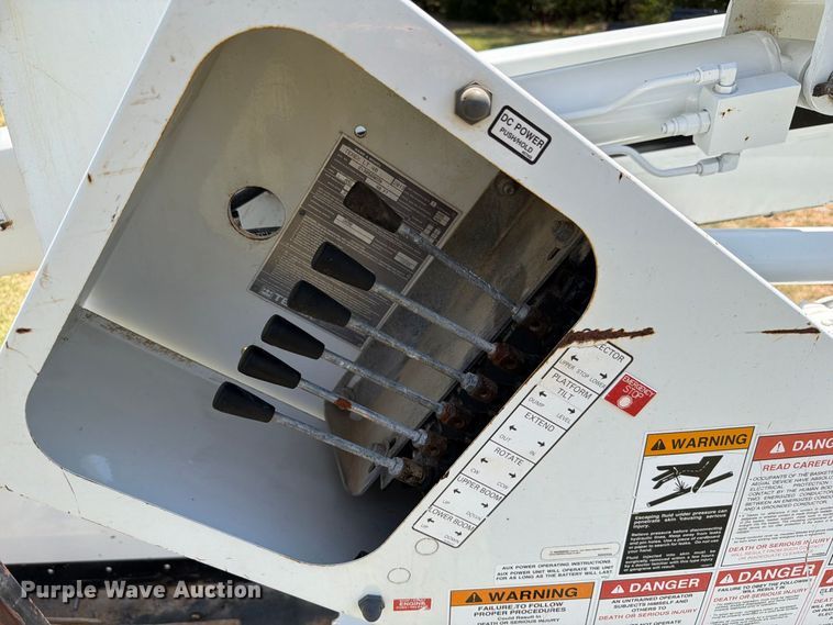 image for item EW8695 2019 Ford F550 Super Duty bucket truck