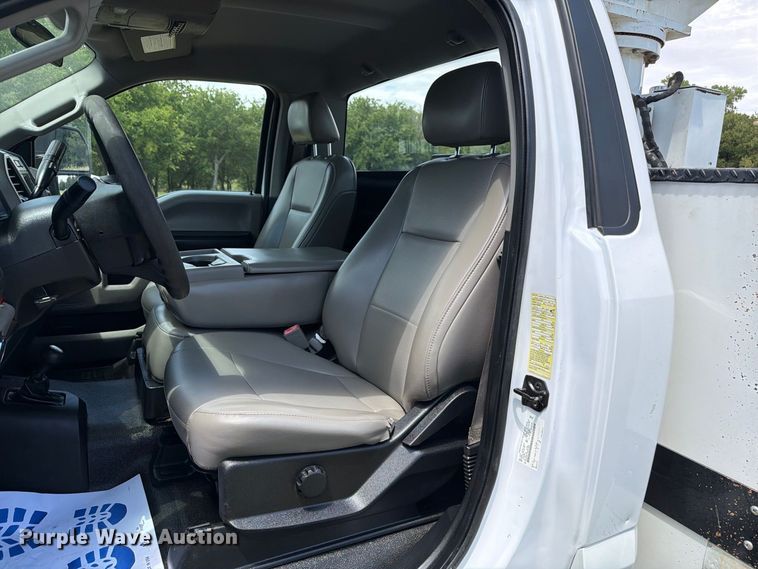 image for item EW8695 2019 Ford F550 Super Duty bucket truck