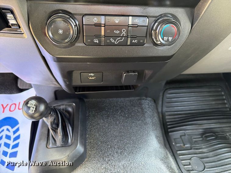 image for item EW8695 2019 Ford F550 Super Duty bucket truck