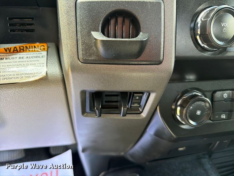 image for item EW8695 2019 Ford F550 Super Duty bucket truck