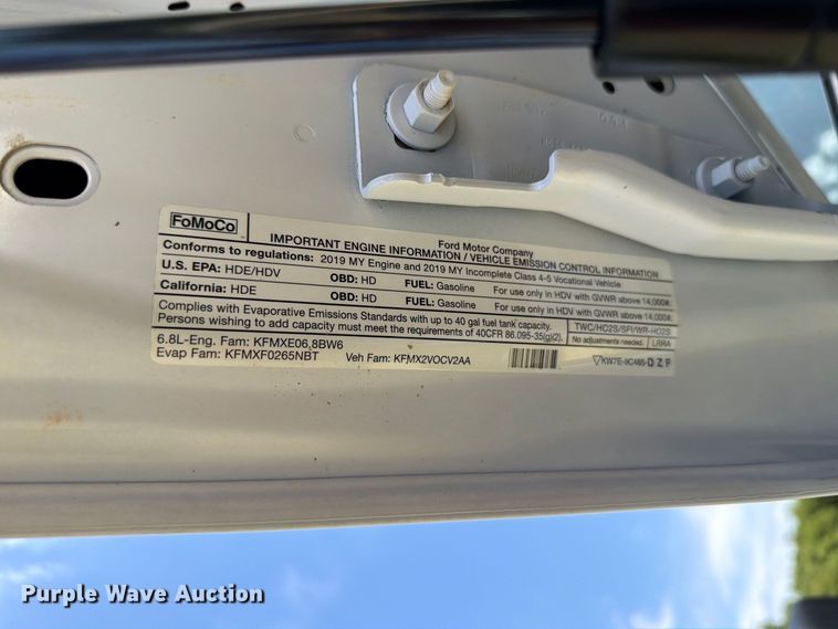 image for item EW8695 2019 Ford F550 Super Duty bucket truck