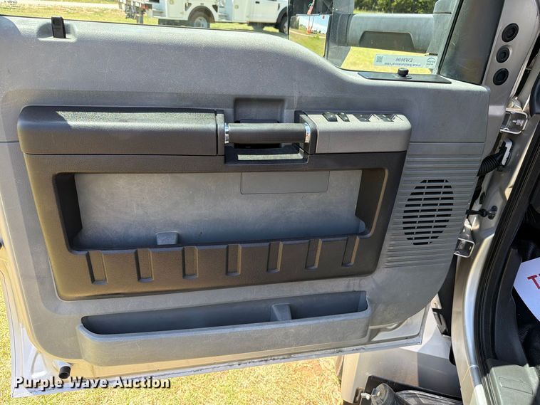 image for item EW8696 2017 Ford F650 Crew Cab truck cab and chassis