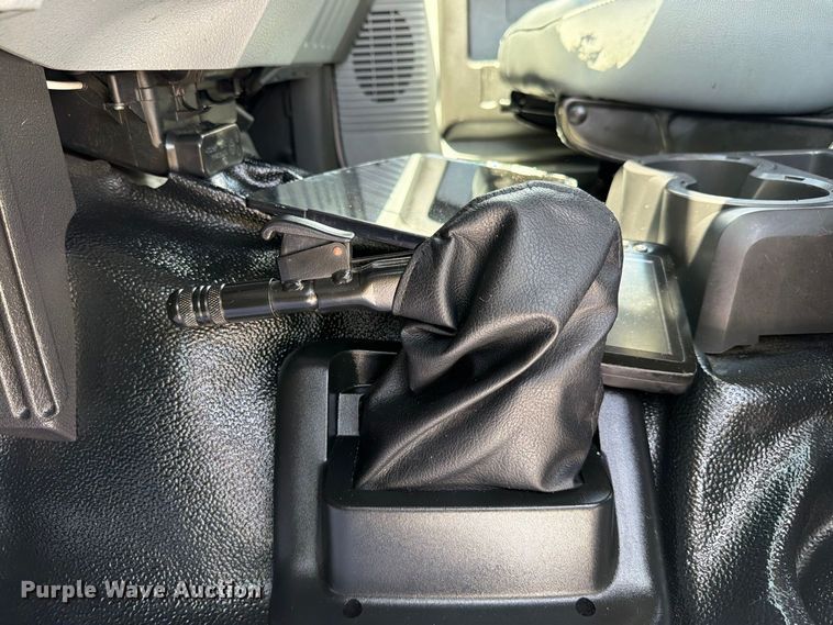 image for item EW8696 2017 Ford F650 Crew Cab truck cab and chassis
