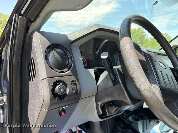 image for item EW8696 2017 Ford F650 Crew Cab truck cab and chassis