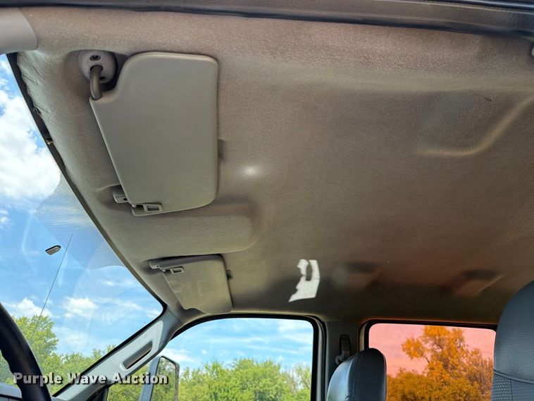 image for item EW8696 2017 Ford F650 Crew Cab truck cab and chassis