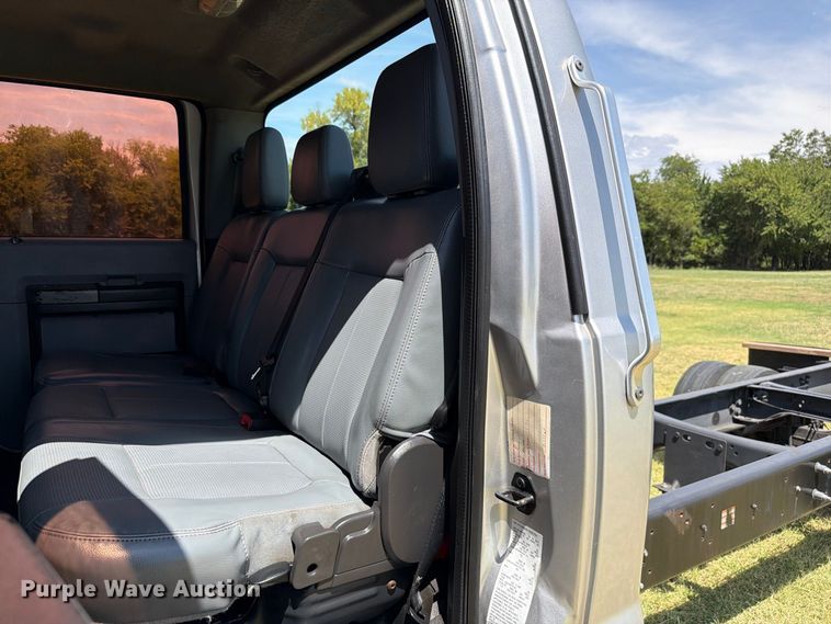 image for item EW8696 2017 Ford F650 Crew Cab truck cab and chassis