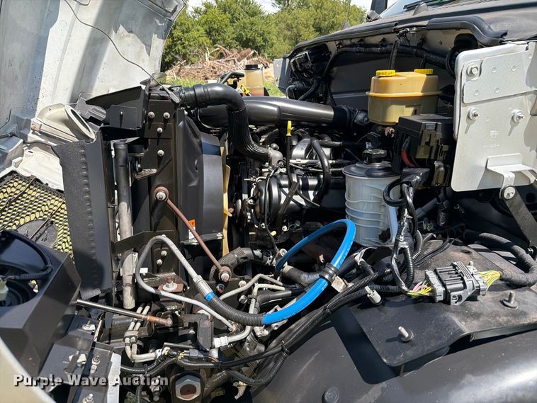image for item EW8696 2017 Ford F650 Crew Cab truck cab and chassis