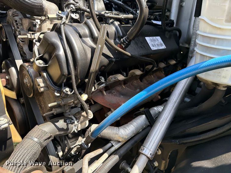image for item EW8696 2017 Ford F650 Crew Cab truck cab and chassis
