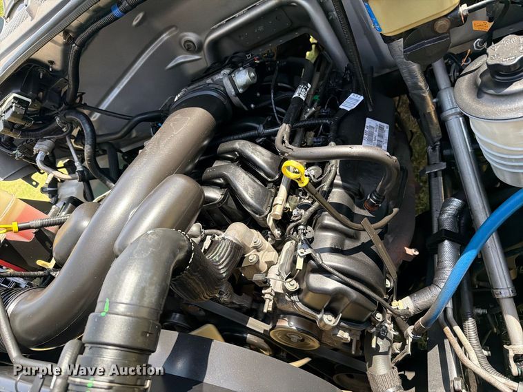 image for item EW8696 2017 Ford F650 Crew Cab truck cab and chassis
