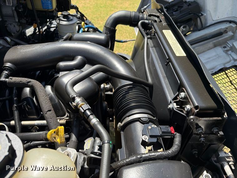 image for item EW8696 2017 Ford F650 Crew Cab truck cab and chassis