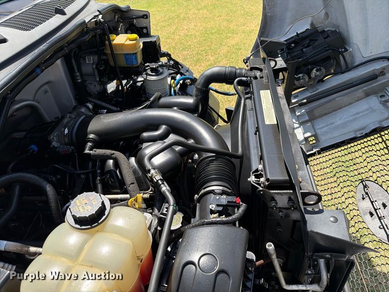 image for item EW8696 2017 Ford F650 Crew Cab truck cab and chassis