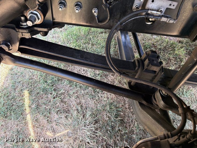 image for item EW8696 2017 Ford F650 Crew Cab truck cab and chassis
