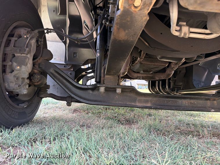 image for item EW8696 2017 Ford F650 Crew Cab truck cab and chassis