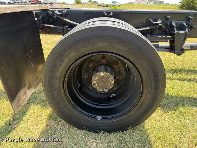 image for item EW8696 2017 Ford F650 Crew Cab truck cab and chassis