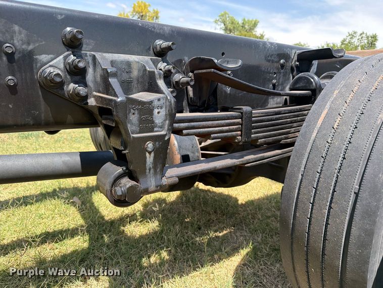 image for item EW8696 2017 Ford F650 Crew Cab truck cab and chassis