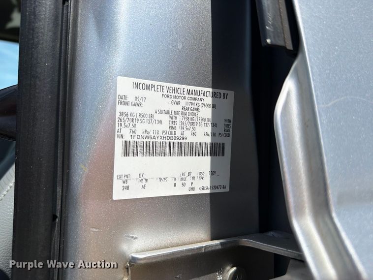 image for item EW8696 2017 Ford F650 Crew Cab truck cab and chassis