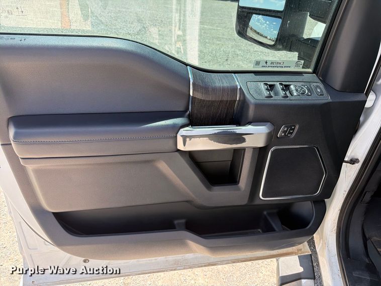 image for item EW8726 2021 Ford F250 Super Duty Crew Cab pickup truck