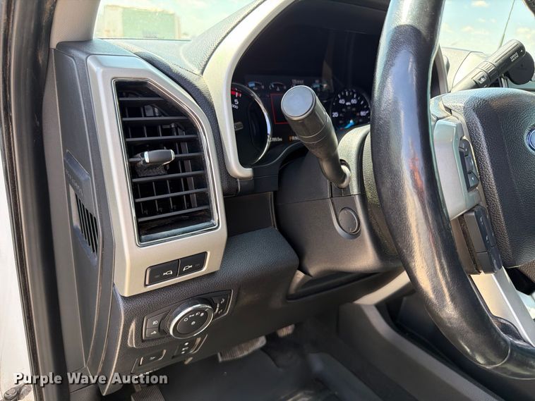 image for item EW8726 2021 Ford F250 Super Duty Crew Cab pickup truck
