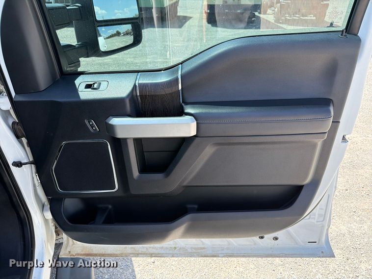 image for item EW8726 2021 Ford F250 Super Duty Crew Cab pickup truck