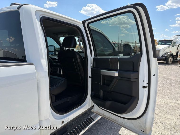 image for item EW8726 2021 Ford F250 Super Duty Crew Cab pickup truck